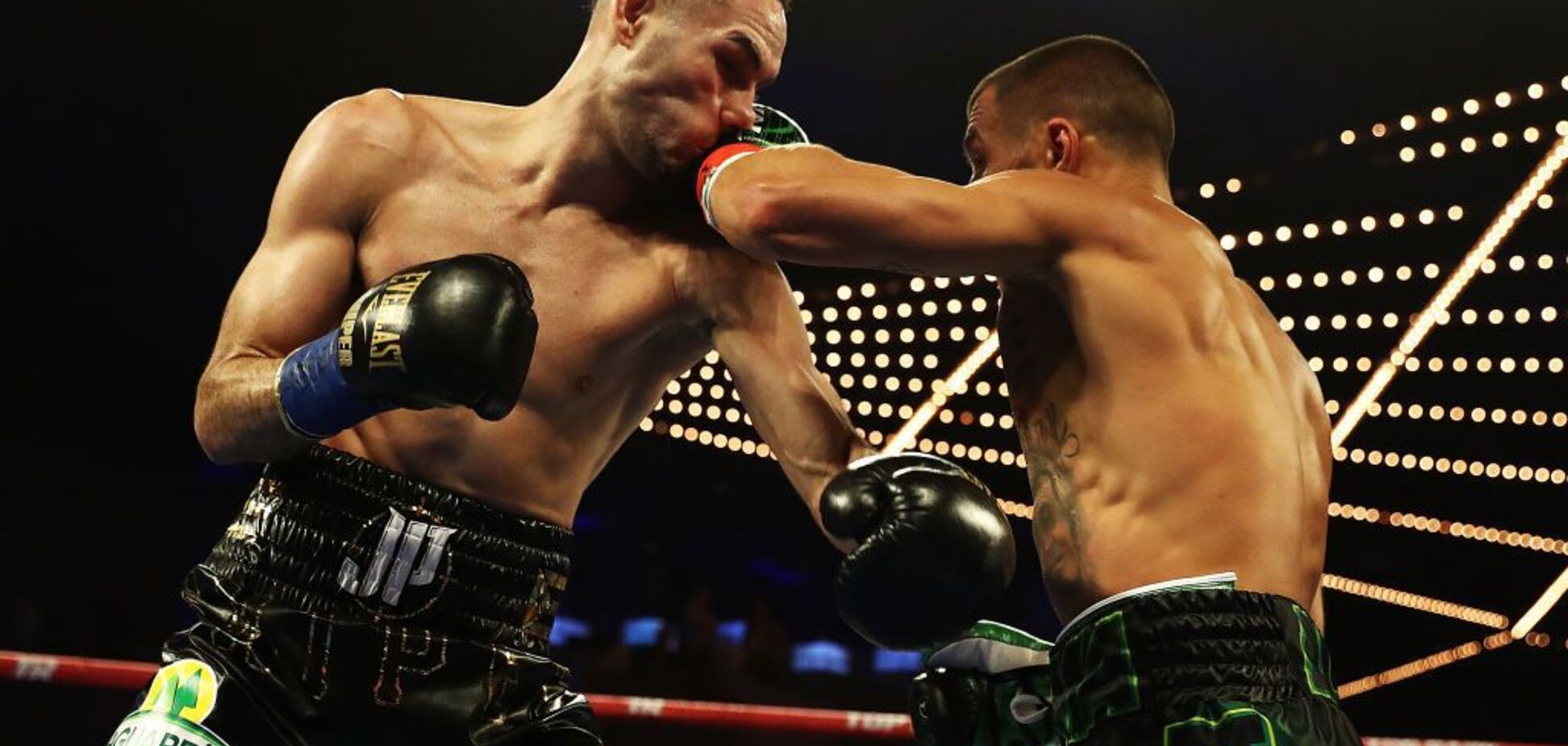 Ломаченко – Педраса: яскраві фото ефектної перемоги українця