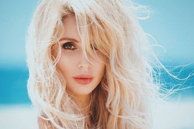 ''Петуха не хватает'': Лободу высмеяли за странный наряд