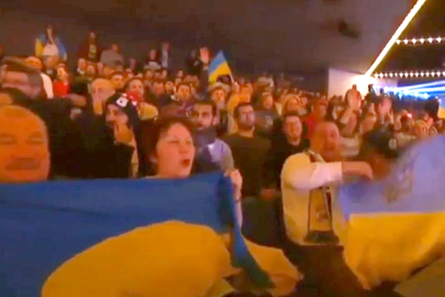 Сине-желтые трибуны: как ''украинский'' Нью-Йорк болел за Ломаченко