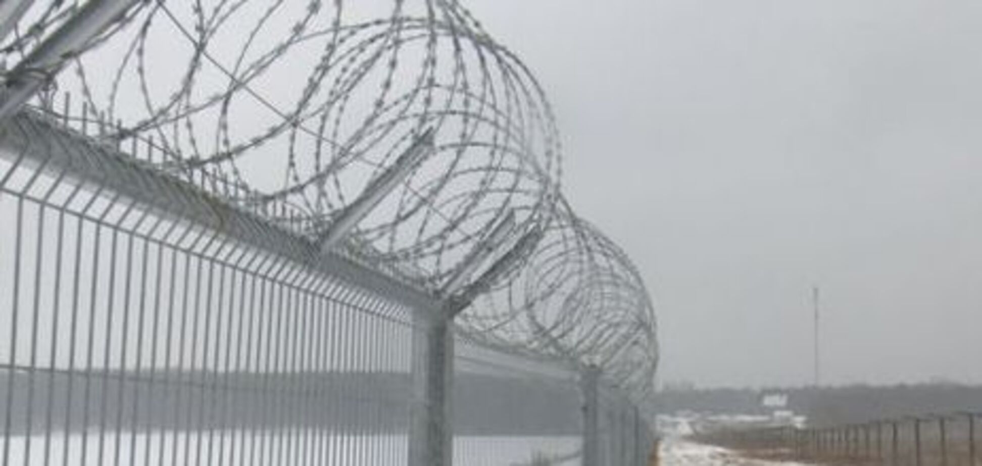 Забор на границе с Россией
