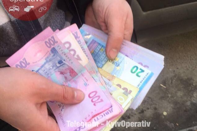 'Туди несуть останні гроші': в Києві зняли цинічних грабіжників