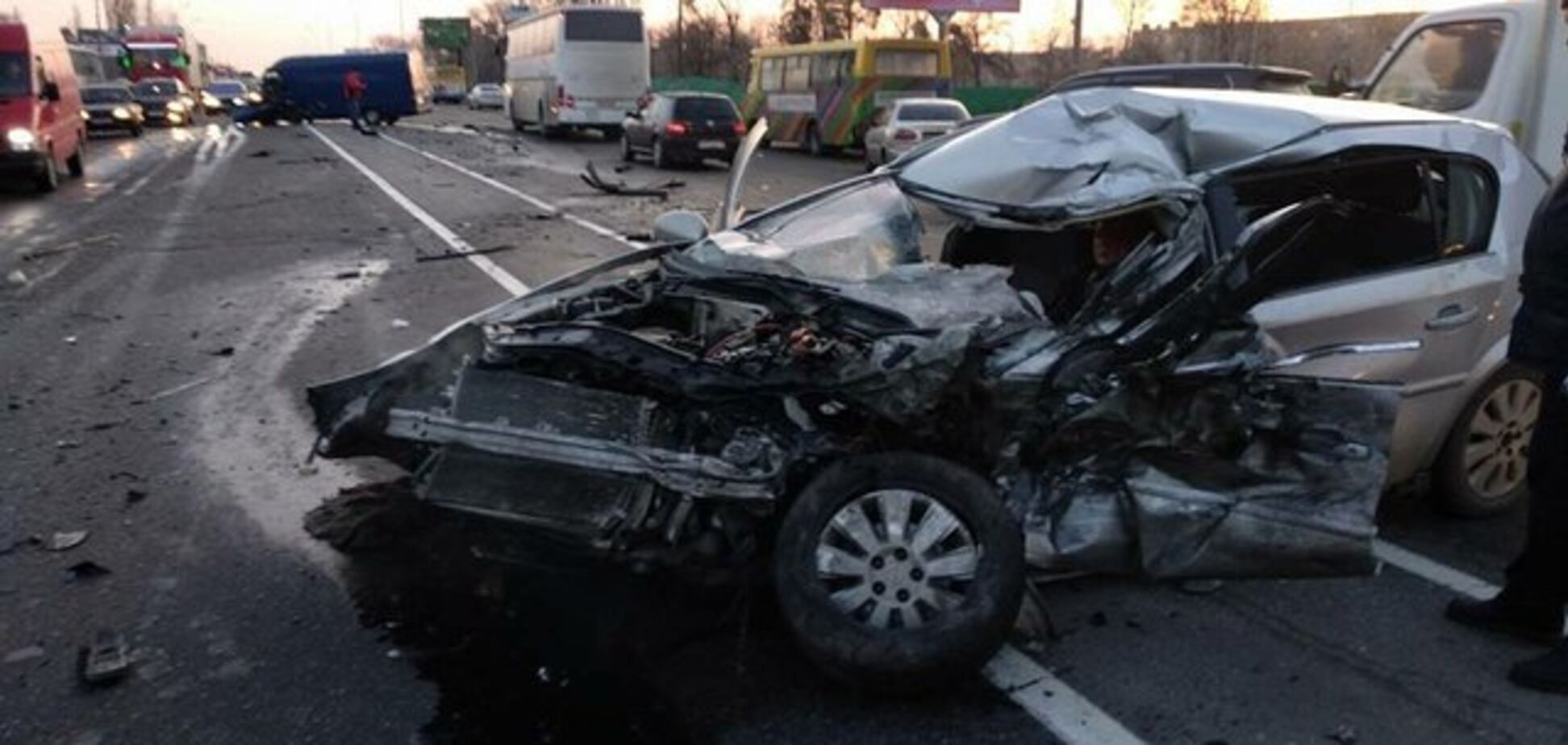 Авто розкидало на 60 м: у Києві сталася жахлива ДТП