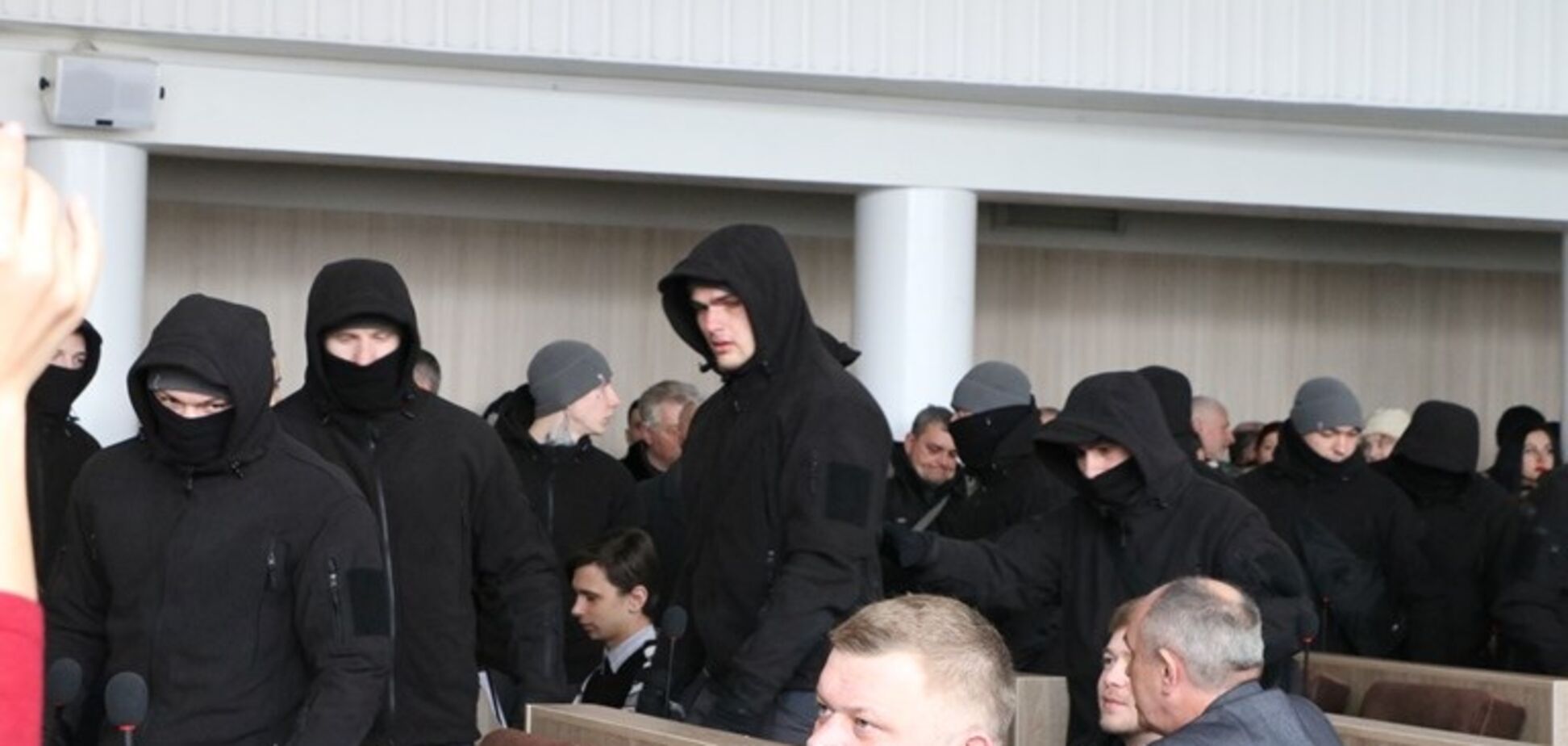 'Кровавая сессия' в Черкассах: стало известно, кем были люди в масках