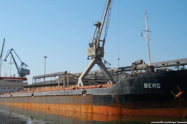 В Крыму едва не затонул корабль с украинцами на борту