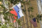 Флаги России и США
