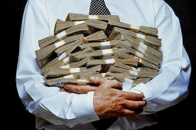 Премії до 19 млн: озвучені надбавки до зарплат чиновників України