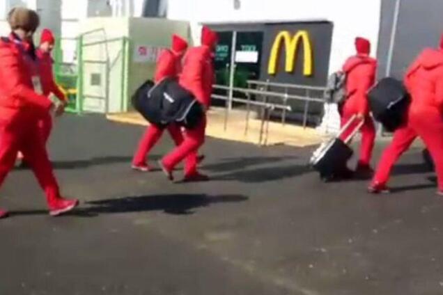 Зимние Олимпийские игры 2018: сборная России 'наплевала' на санкции МОК - фотофакт