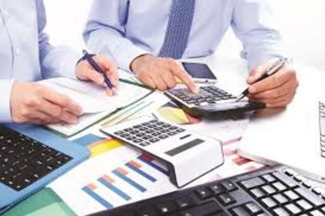 Налог на выведенный капитал: экономист объяснил, как рискует Украина