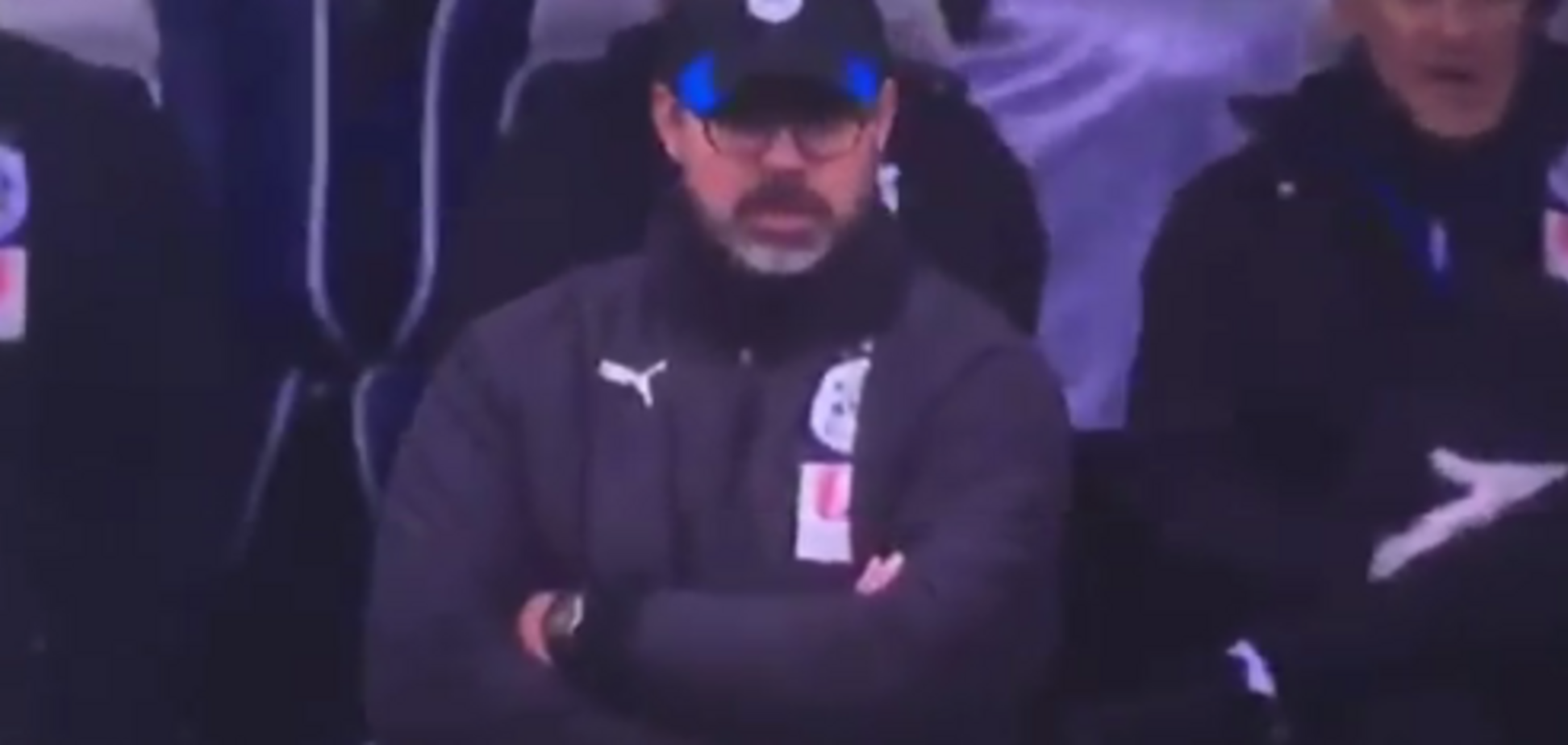 В английской Премьер-лиге футболист показал свое достоинство на камеру в прямом эфире: видеофакт