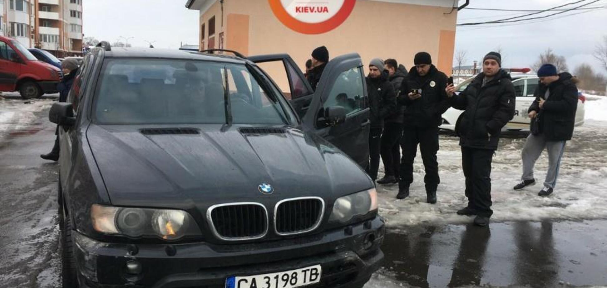 Під Києвом люди затримали п'яного воєнкома на BMW, який влаштував масштабну ДТП. Відео