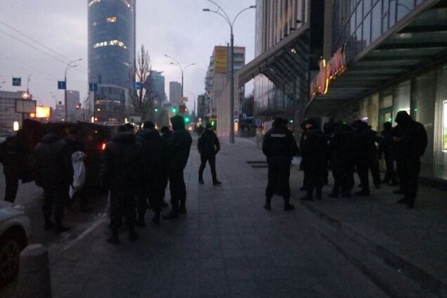 Невідомі розгромили офіс, який Нацагентство забрало у Клименка