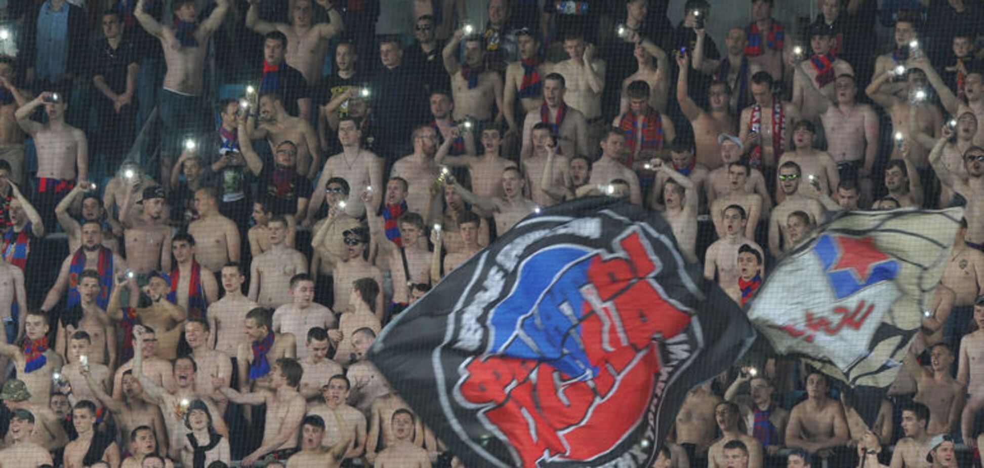 Российские фанаты наплевали на УЕФА во время матча Лиги Европы: опубликовано видео