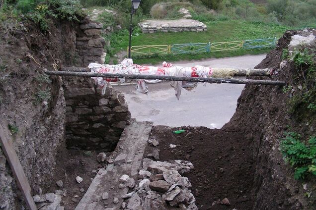 'Міна сповільненої дії': у Кам'янці-Подільському завалилася частина знаменитого замку