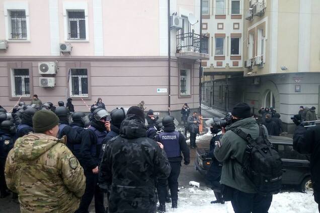 Суд над мером Одеси переріс у стрілянину: поранено поліцейського