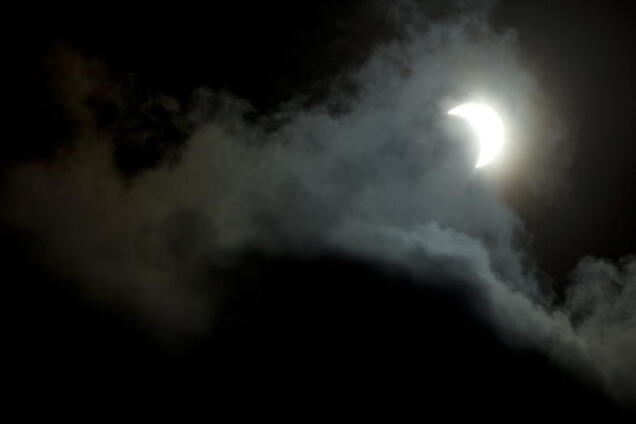 Уникальное солнечное затмение: смотреть онлайн-трансляцию