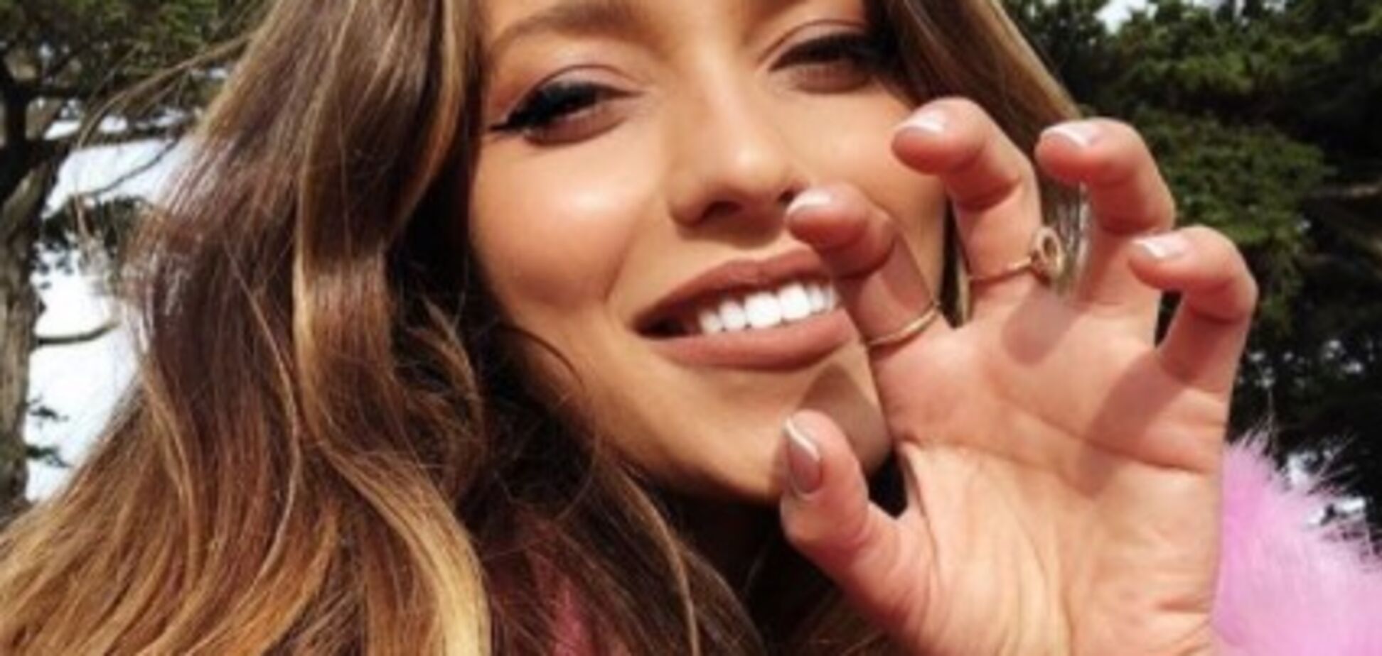 Регина Тодоренко отреагировала на слухи о романе с российским певцом