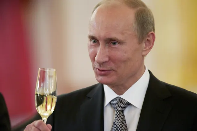 Шампанское на смерть Путина