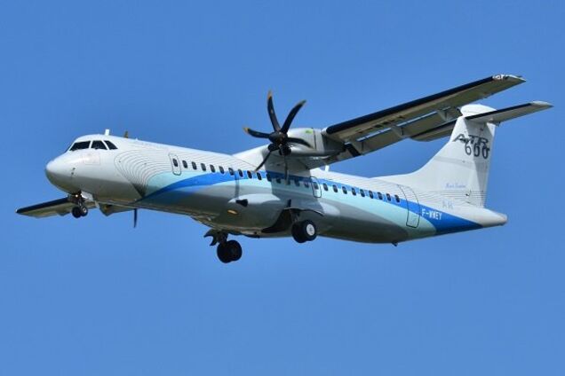 Самолет ATR 72