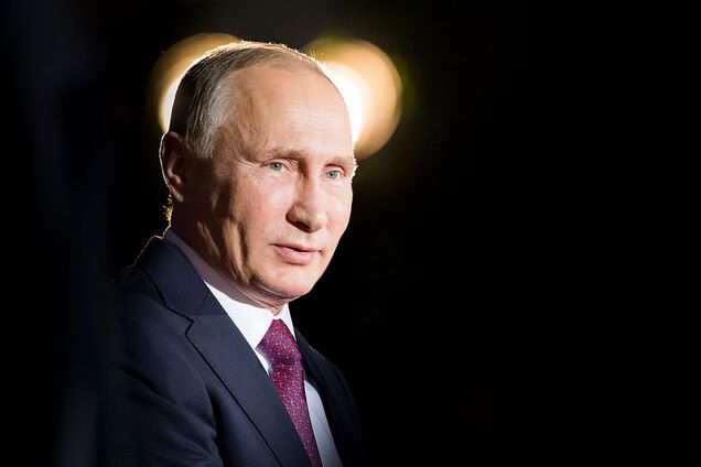 От Путина потребовали самоубийства