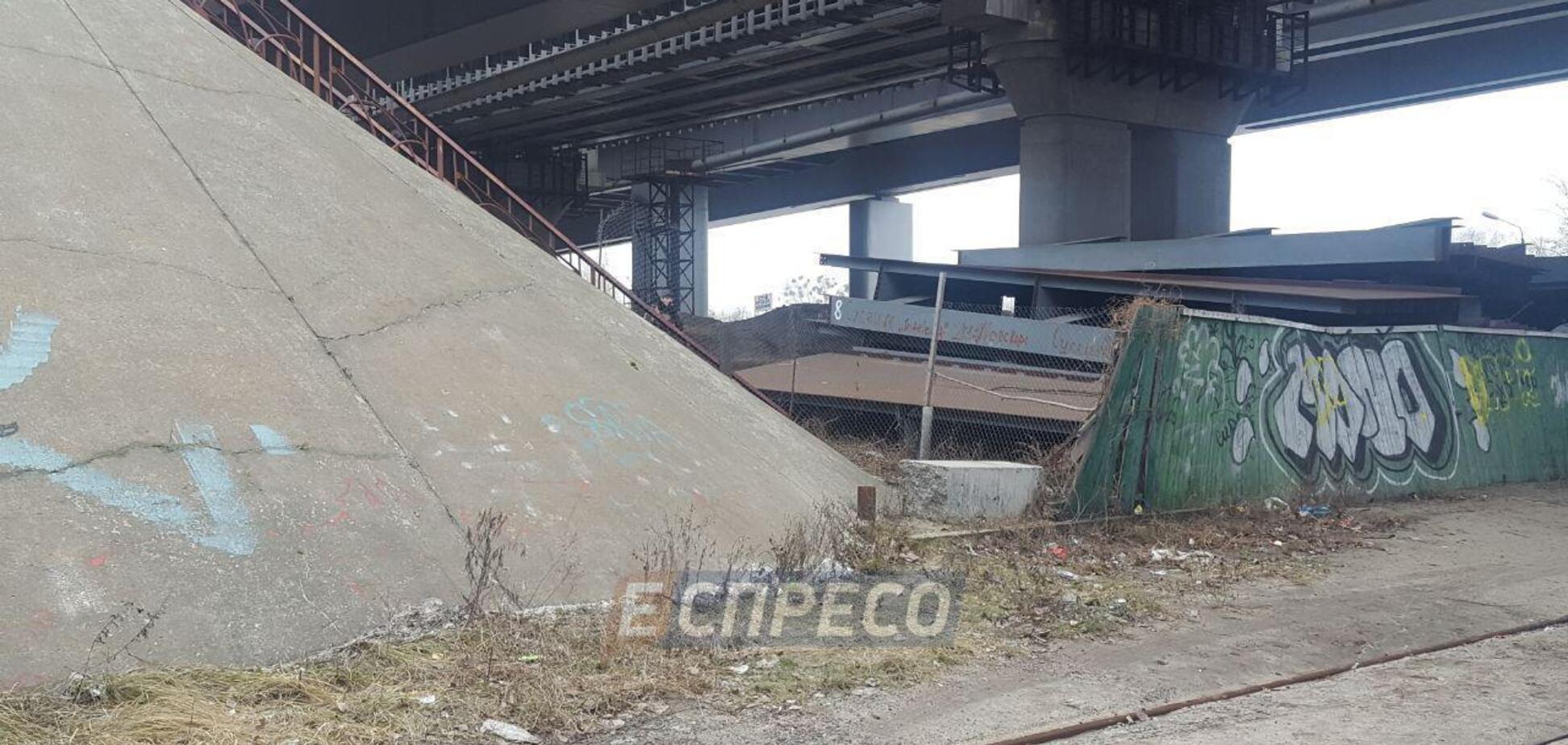 В Киеве мужчина прыгнул с моста