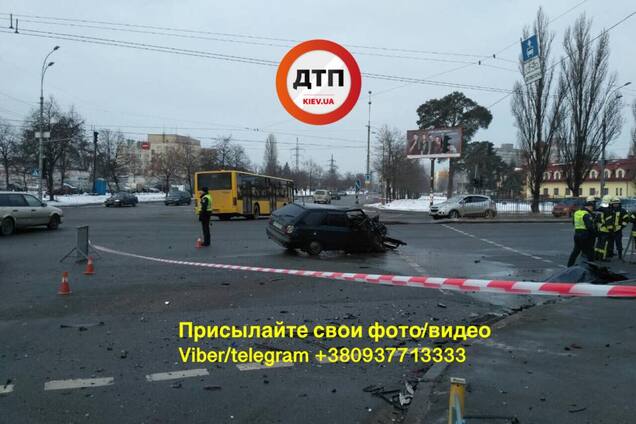 Смертельное ДТП в Киеве: водителя выбросило из авто