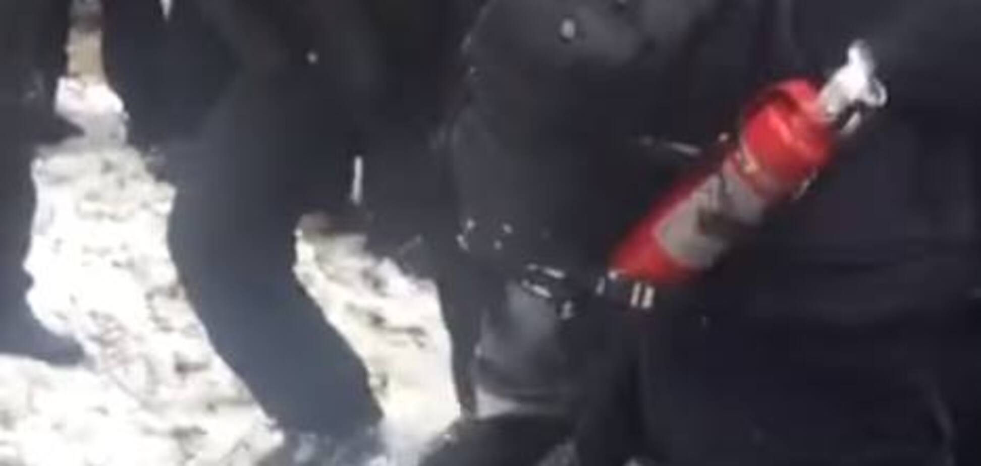 Поранений під Солом'янським судом поліцейський виявився екс-беркутівцем