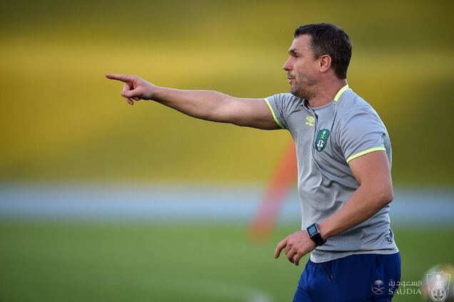 Реброва четырежды пытались уволить из нового клуба