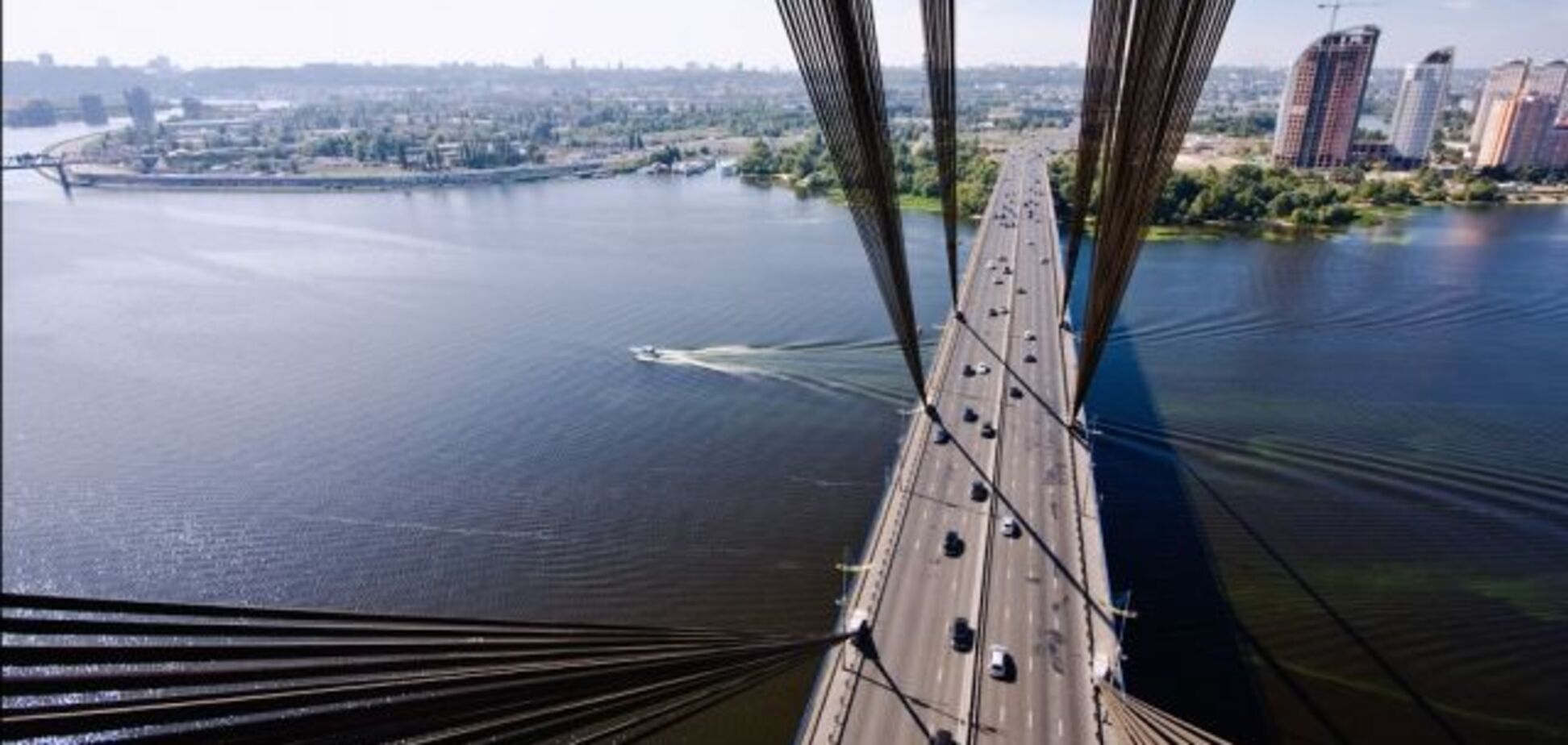 В Киеве переименовали Московский мост и ряд улиц