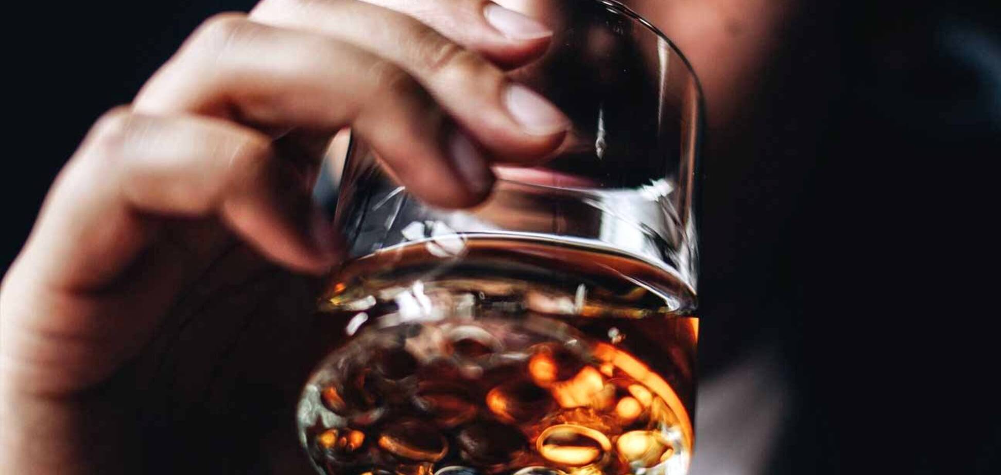 Вчені з'ясували, на скільки алкоголь скорочує життя
