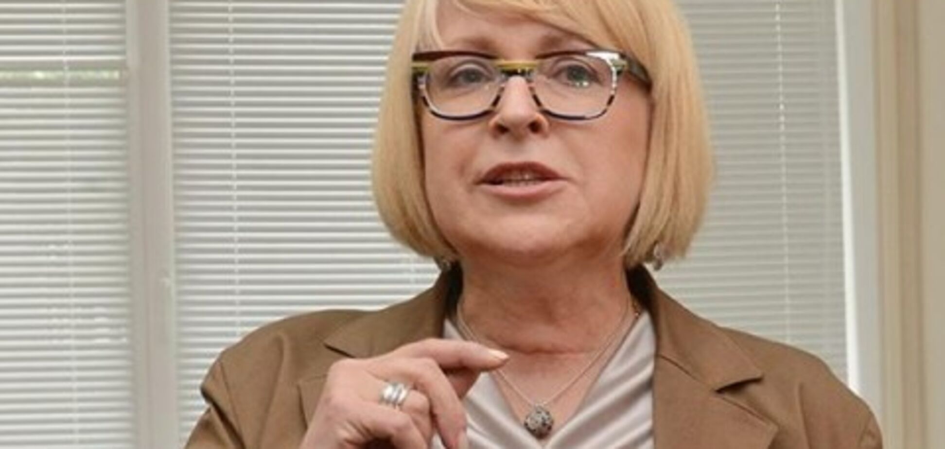 Наручники і похоронні вінки: відсторонена ректор медуніверситету в Києві заявила про погрози