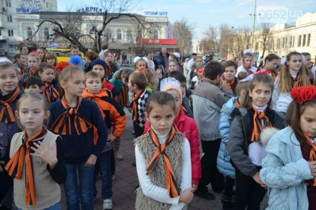 Новости Крымнаша. Если ты не займешься воспитанием своего ребенка, то это сделают за тебя оккупанты