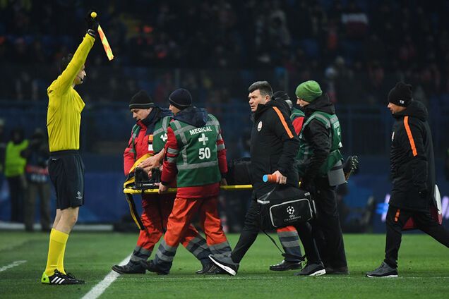 Футболіст збірної України отримав важку травму в матчі Ліги чемпіонів: з'явилися подробиці
