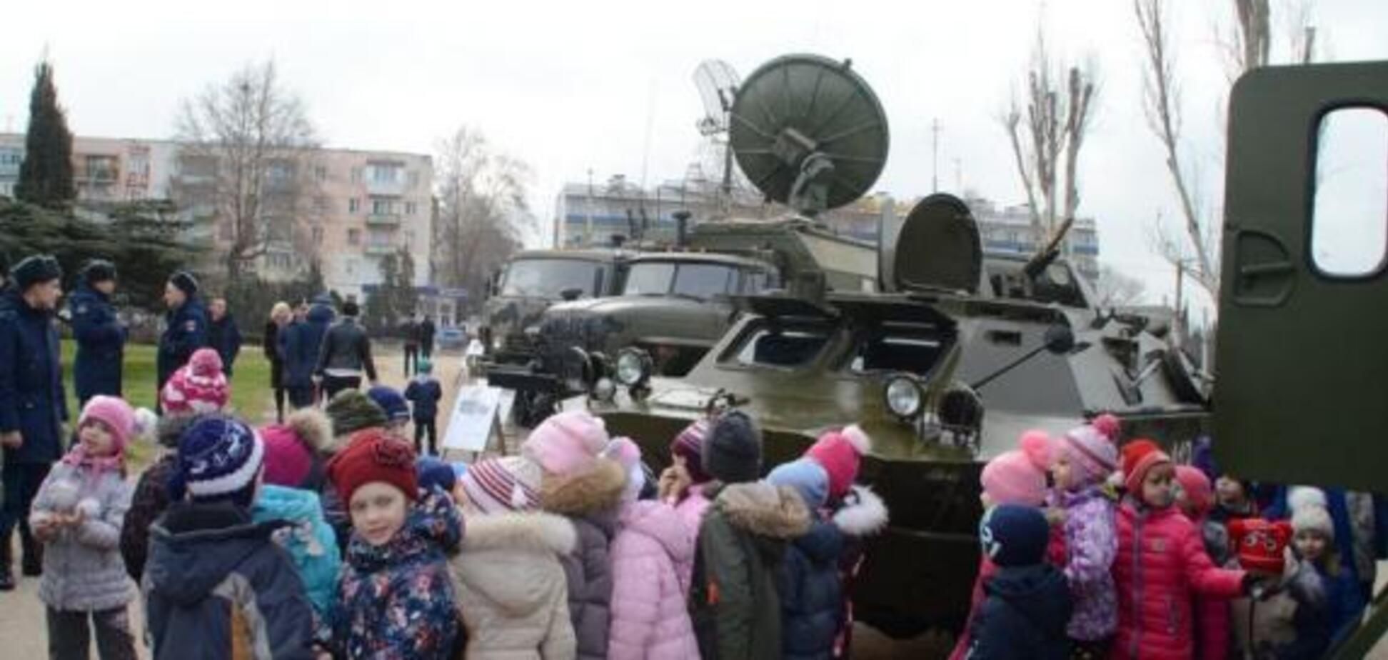 Испытали ракетный комплекс: в Крыму заметили 'зеленых человечков'
