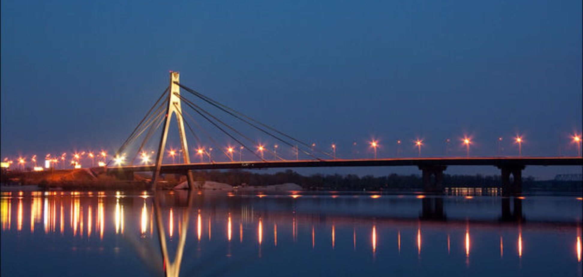 'Рука Кремля': появилась бурная реакция на переименование моста в Киеве