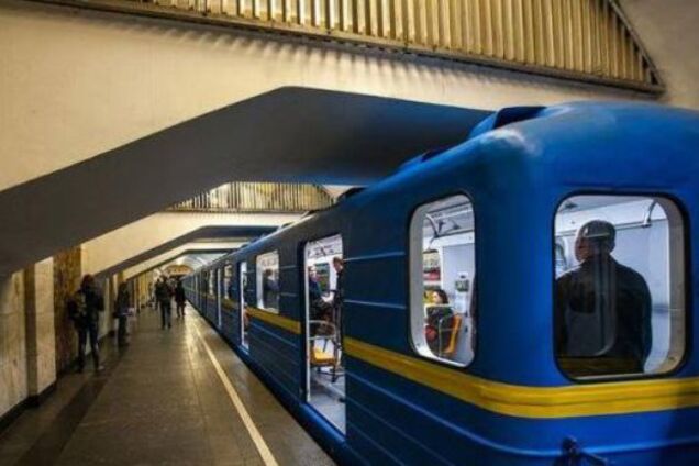 Работа метро Киева оказалась под угрозой: названа причина