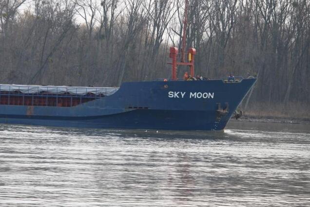 Незаконно посещавшее Крым судно Sky Moon передадут ВМС Украины