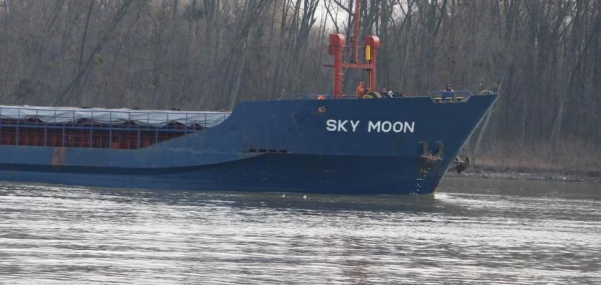 Незаконно посещавшее Крым судно Sky Moon передадут ВМС Украины
