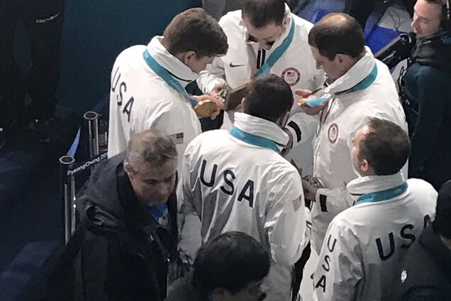 Ошибка дня: организаторы Олимпиады жестко оконфузились во время награждения