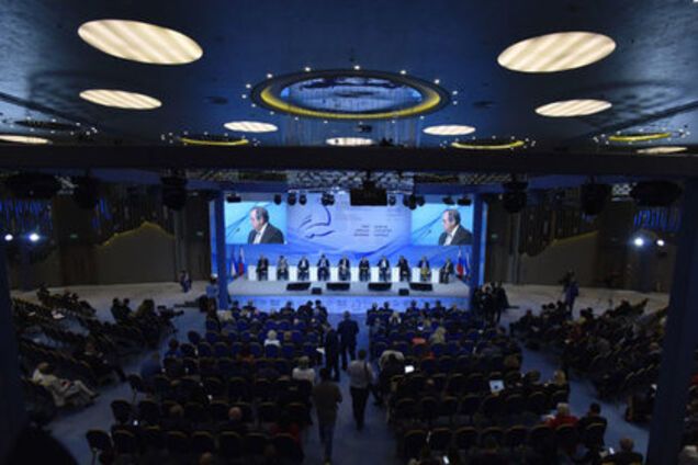 Россия рекламировала в Европе украденный Крым