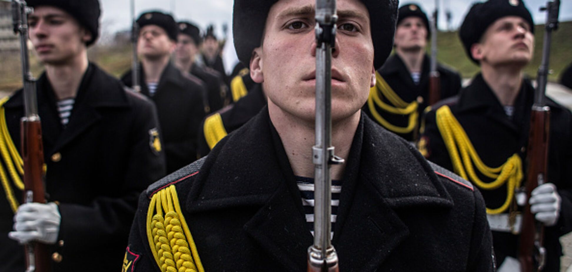 Кремль оточує Україну армією: генерал озвучив напрямки