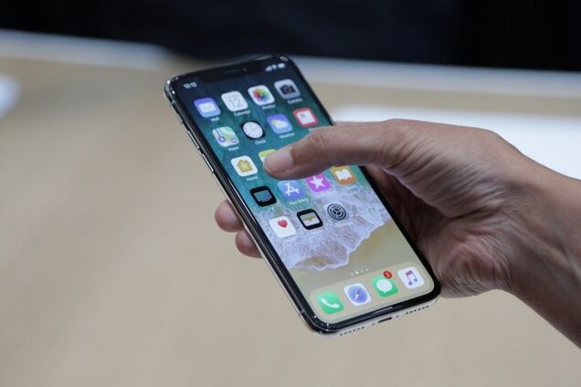 Apple выпустит три новых iPhone в 2018 году