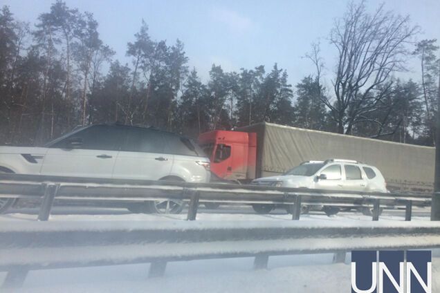 Фури заблокували в'їзд до Києва: фото кілометрового затору