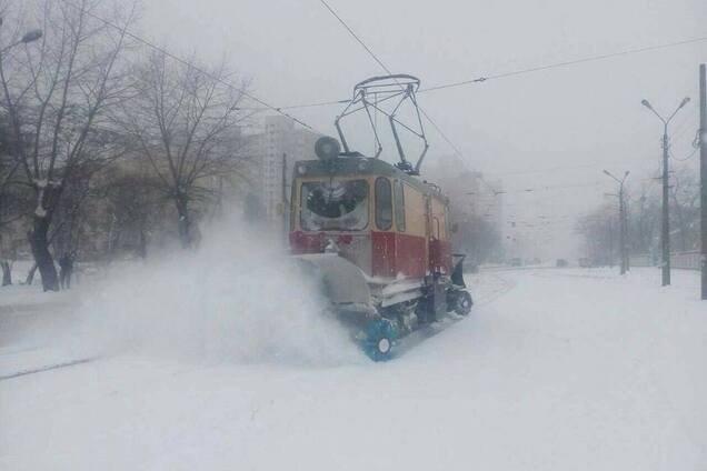 По Києву всю ніч їздили тролейбуси і трамваї: озвучені причини