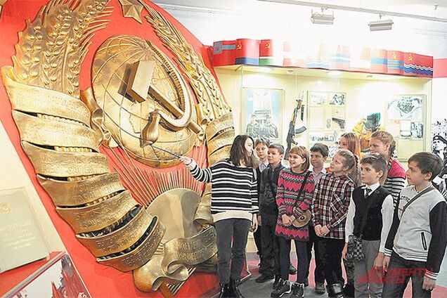 Черчилль спрашивает у Молотова...