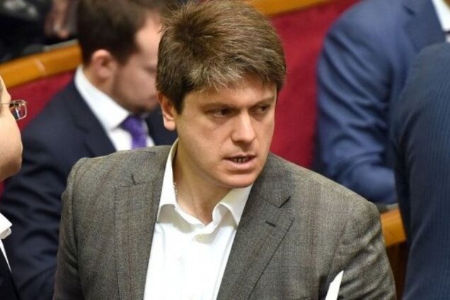 Суд запретил нардепу от БПП выезд из Украины