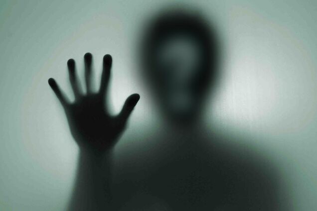 Катал мячик: на видео сняли играющее привидение