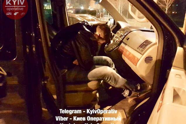 'Мужик, я свій': У Києві чоловік з посвідченням радника голови комітету Ради влаштував п'яний дебош