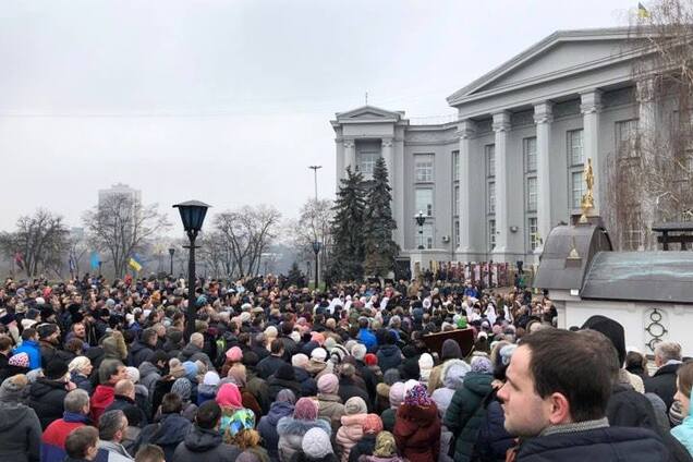 Скандал с 'Десятинным монастырем': в УПЦ МП воззвали к Трампу