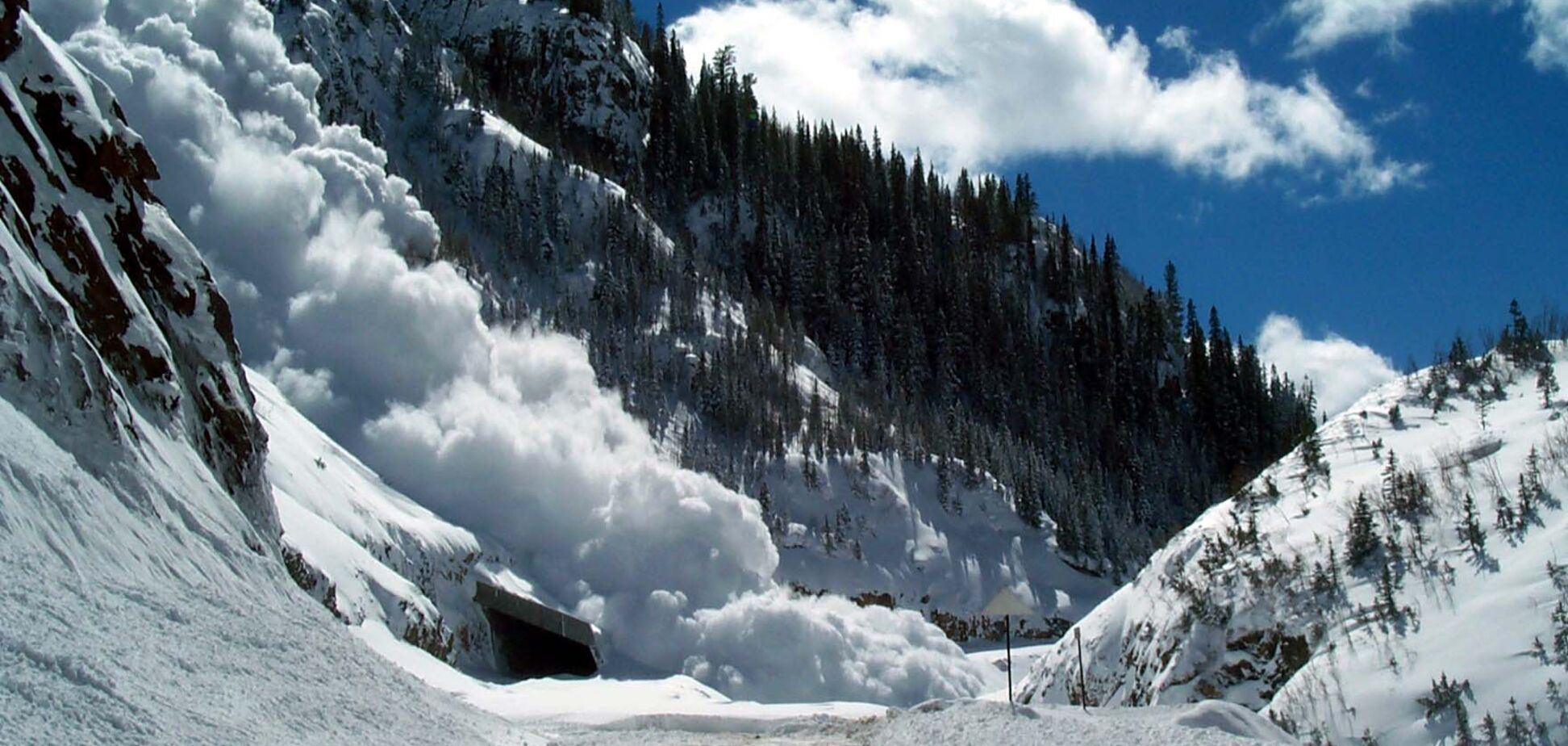 Відома українська волонтерка ледь не загинула, зірвавшись із гори в Карпатах