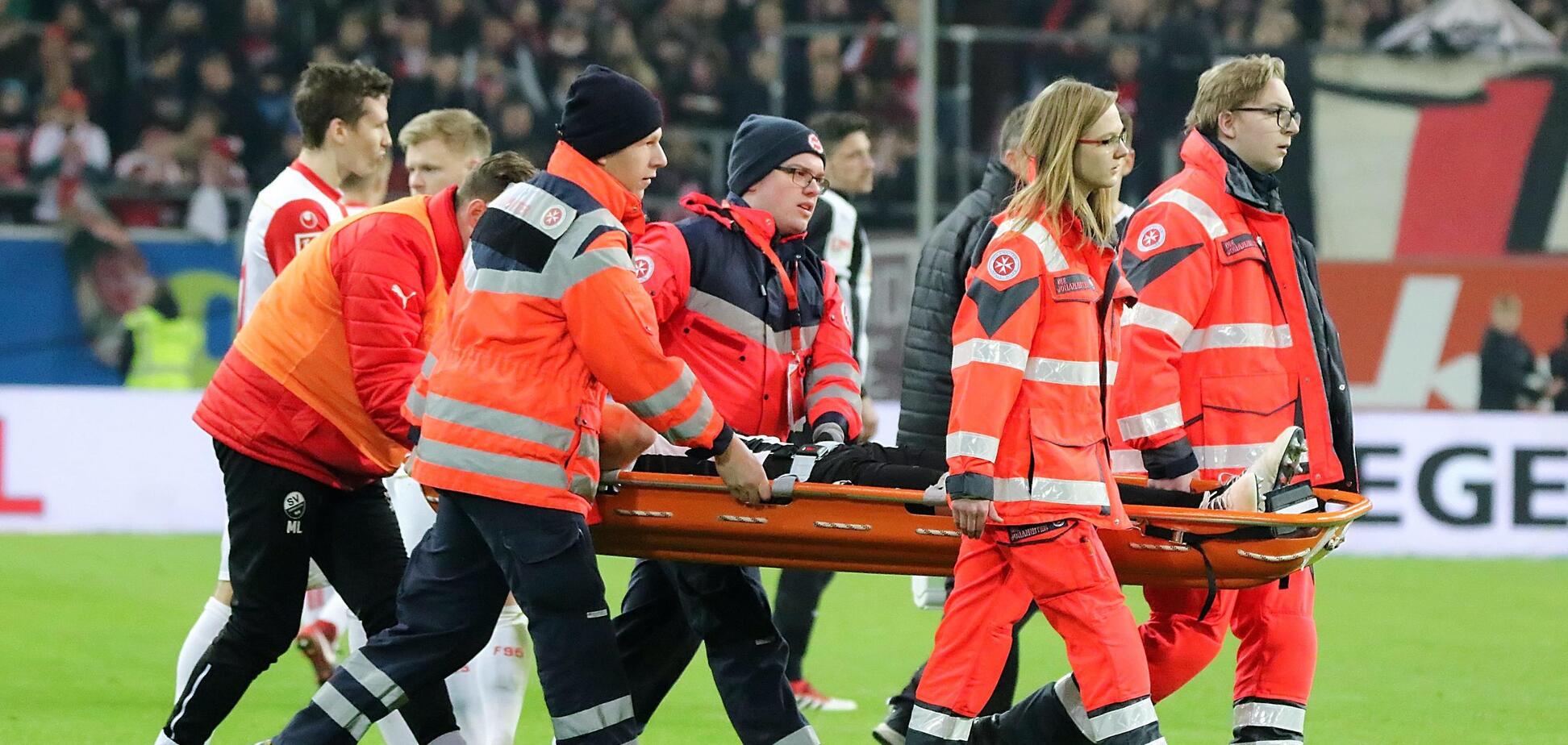 Немецкому футболисту проломили череп во время матча чемпионата Германии: жуткие кадры